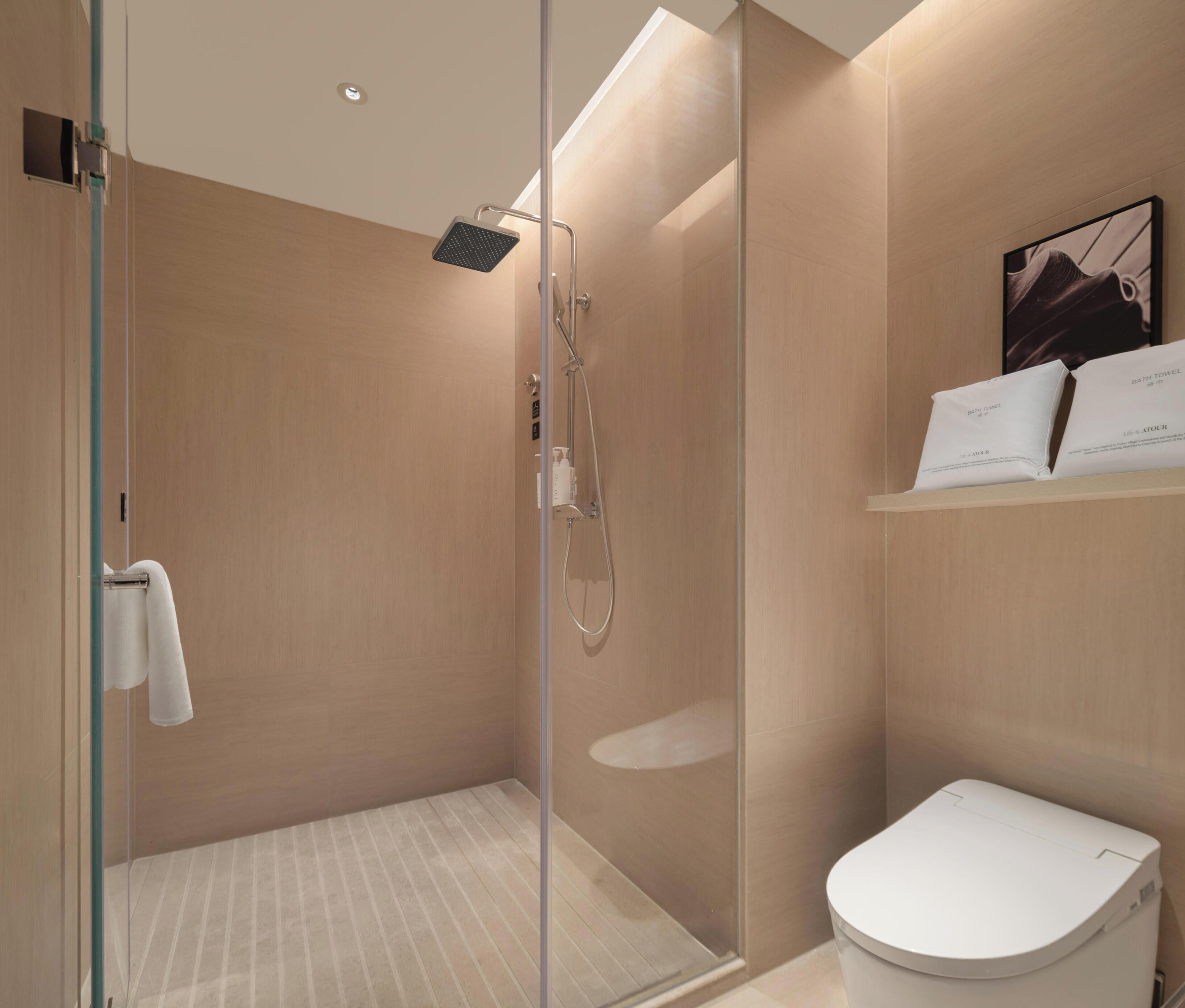 Basic Double Room | Bathroom | Shower, hair dryer, slippers, towels