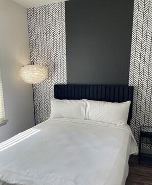 Bügeleisen/Bügelbrett, kostenloses WLAN, Bettwäsche