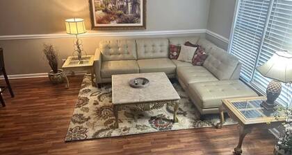 4-bedroom 3 Bath Condo Clean and Spacious Comfortable Beds Home Away from Home