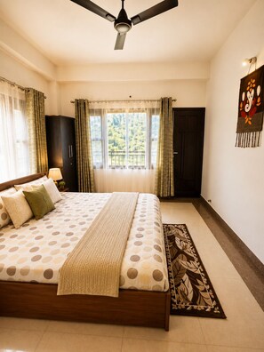 Room - Adorable 3-bedroom luxury house with modular kitchen in peaceful Jutogh (Jutogh)