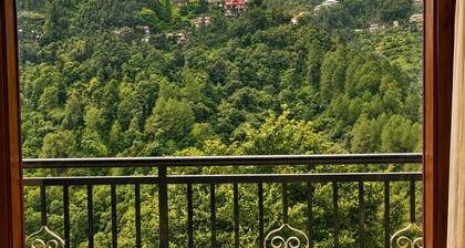 Adorable 3-bedroom luxury house with modular kitchen in peaceful Jutogh
