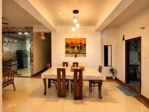 Dining - Adorable 3-bedroom luxury house with modular kitchen in peaceful Jutogh (Jutogh)