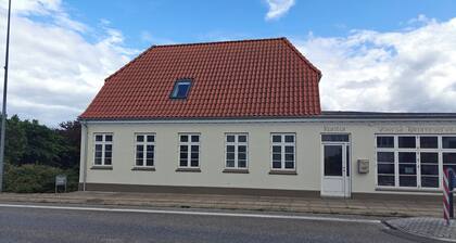 Bright Apartment by the Kattegat with Garden