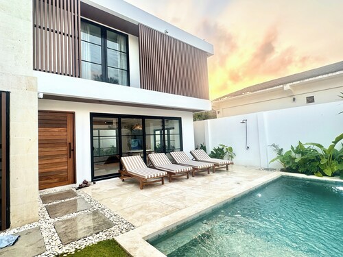 Brand New Allura Villas - Villa D in Kuta Lombok