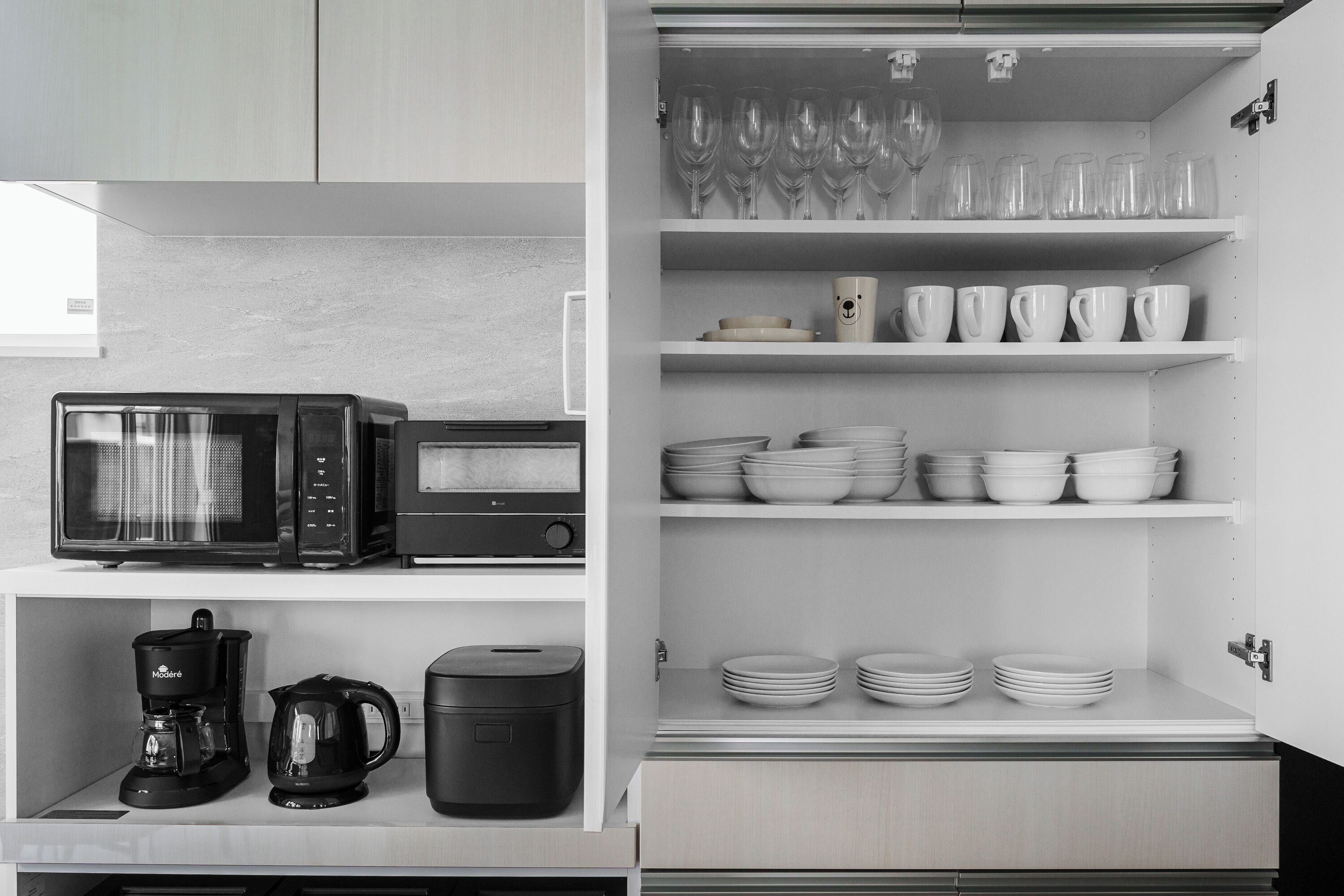 Apartment | Eigene Küche | Wasserkocher mit Kaffee-/Teezubehör, Kühlschrank, Mikrowelle, Herdplatte