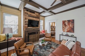 Living area - Vulcan Heights - Historic Home with Modern Touches (Birmingham)