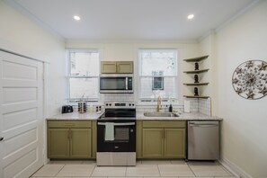 Private kitchen - Vulcan Heights - Historic Home with Modern Touches (Birmingham)