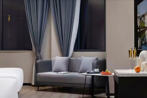 Family Quadruple Room, City View | View from room - Chengdu  Yuelanli S Hotel (Chengdu City)