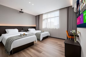 Superior Twin Room, City View | Desk, laptop workspace, blackout curtains, soundproofing - Star Voyage Hotel Shenzhen Airport T3 (Shenzhen)