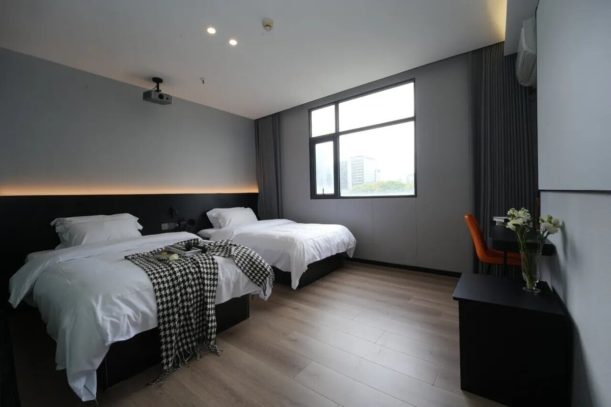 Club Twin Room, City View | View from room