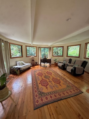 Interior - Unique 2 Story Dome (Rivas)