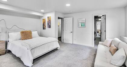 Hillcrest Hideaway • Near Aspen • Private Suite • Theater • Yard • Views