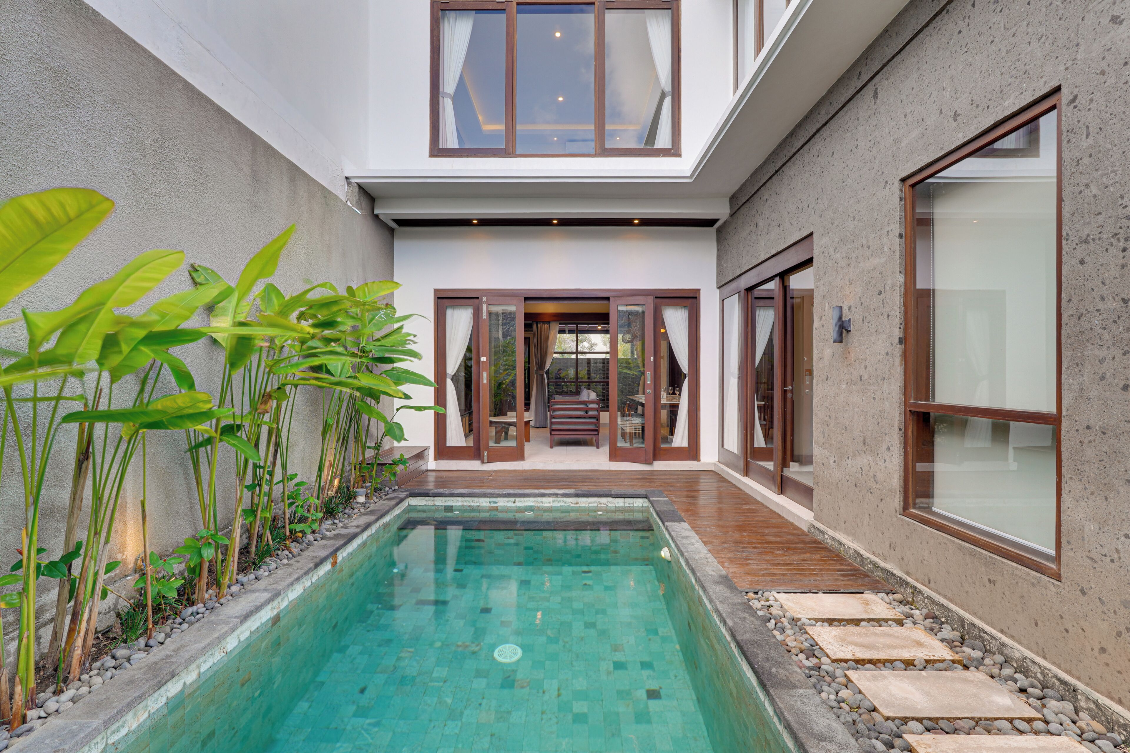 Kolam renang outdoor