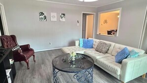 Unclassified image, 5 of 19, button - Home in Bellaire (Bellaire)