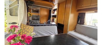 Escape to The Happy Camper – A Retro Retreat in the Somerset Hills