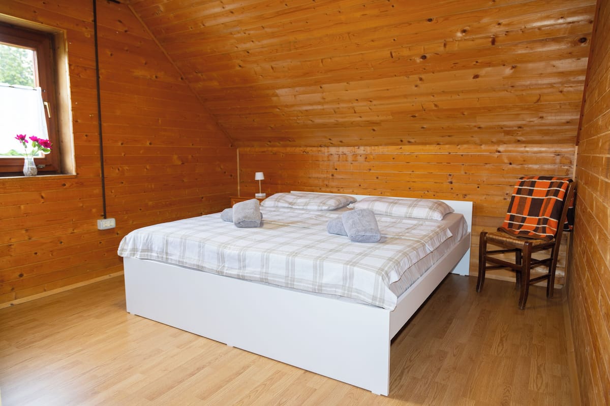 Family Studio, Mountain View, Mountainside (Goška Ravan Double Room near Bled)