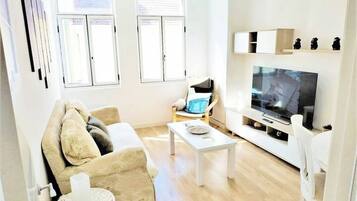 Apartment, 3 Bedrooms, Smoking | Living room