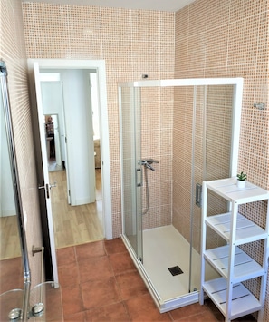 Căn hộ, 3 phòng ngủ, hút thuốc | Phòng tắm