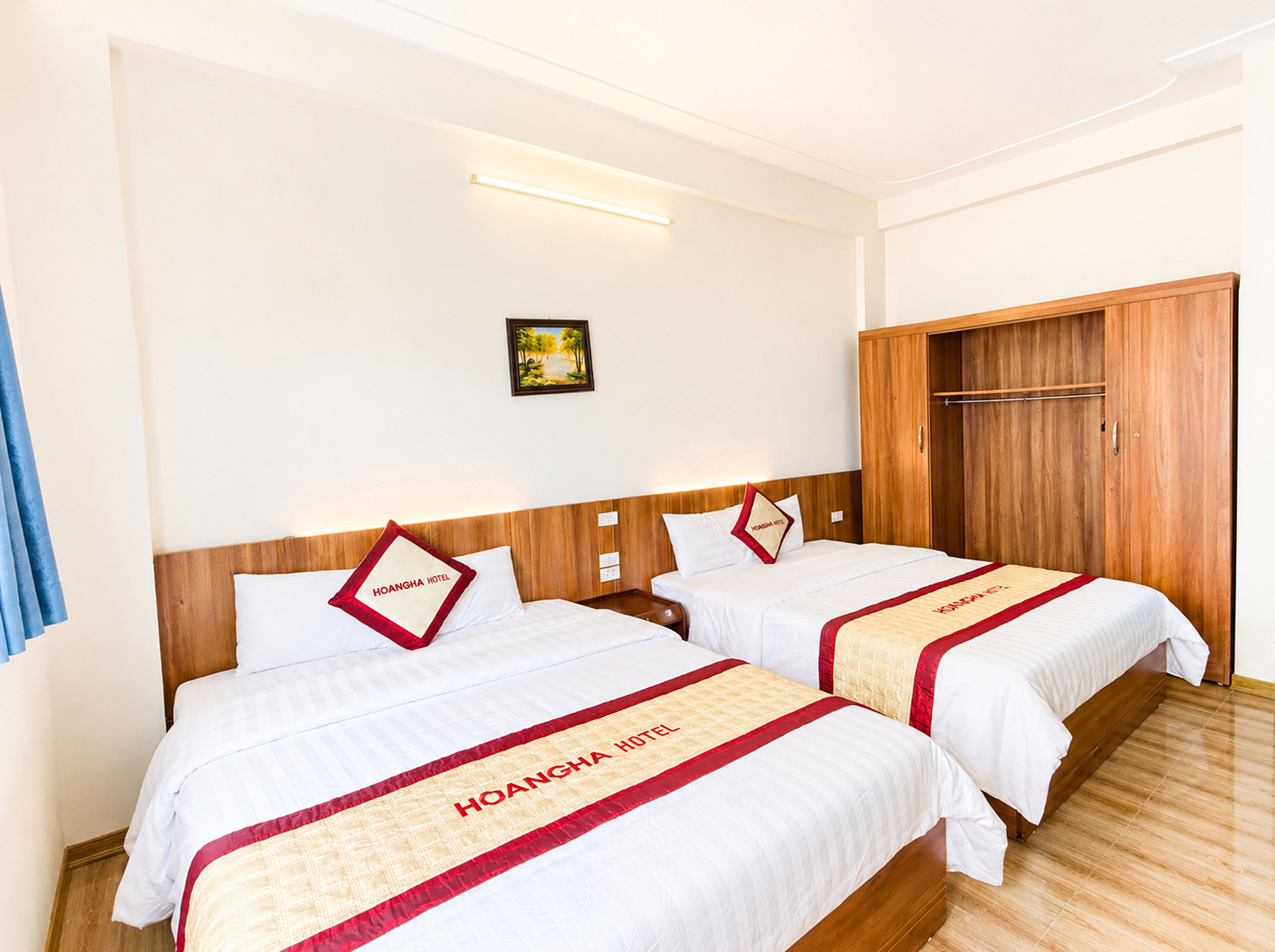 Superior Room | Minibar, desk, WiFi (free), bed sheets