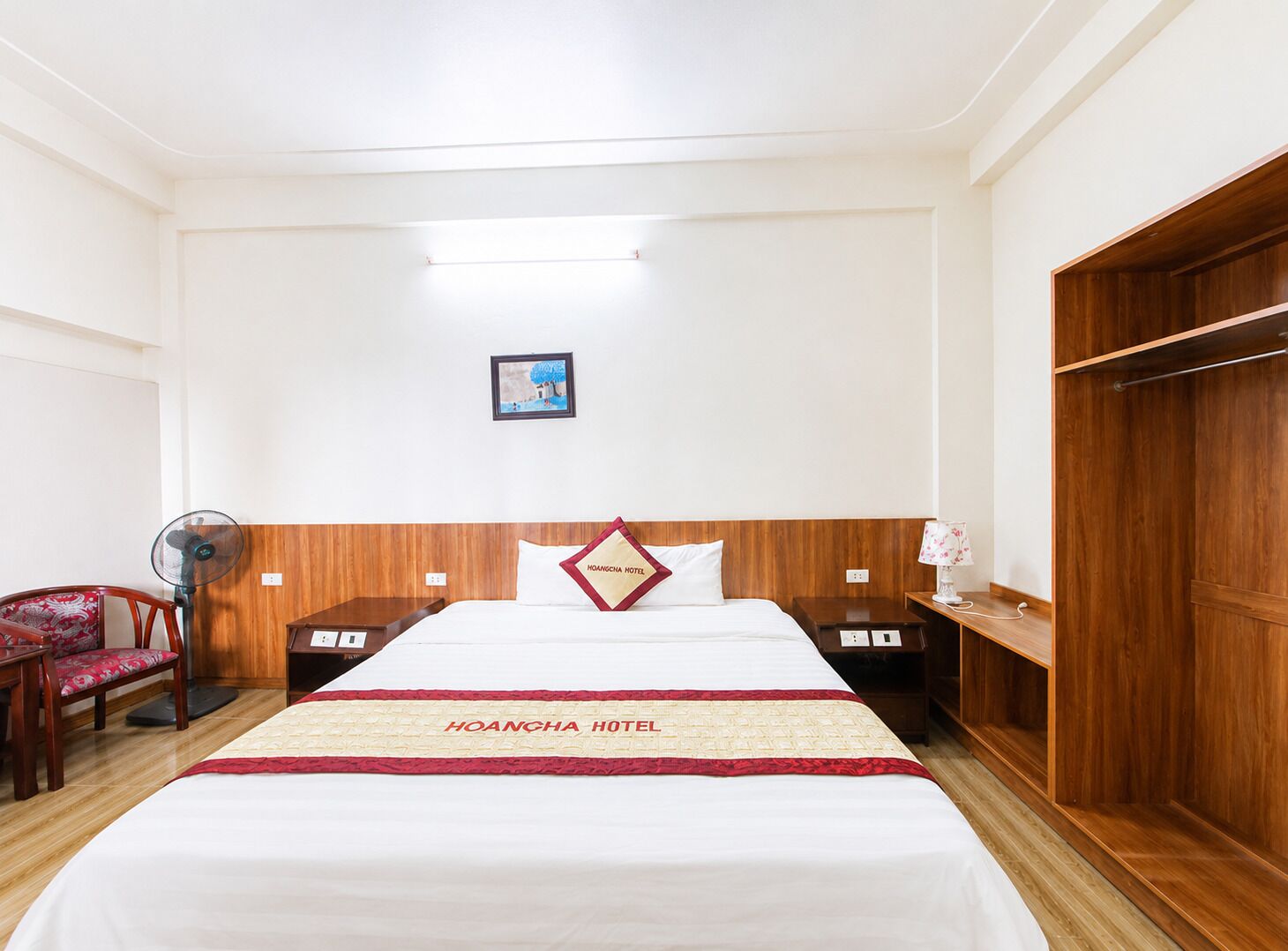 Deluxe Double Room | Minibar, desk, WiFi (free), bed sheets