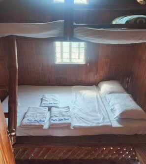 4 bedrooms, WiFi, bed sheets