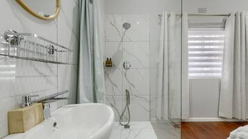 House, 2 Bedrooms, Patio, Mountain View | Bathroom