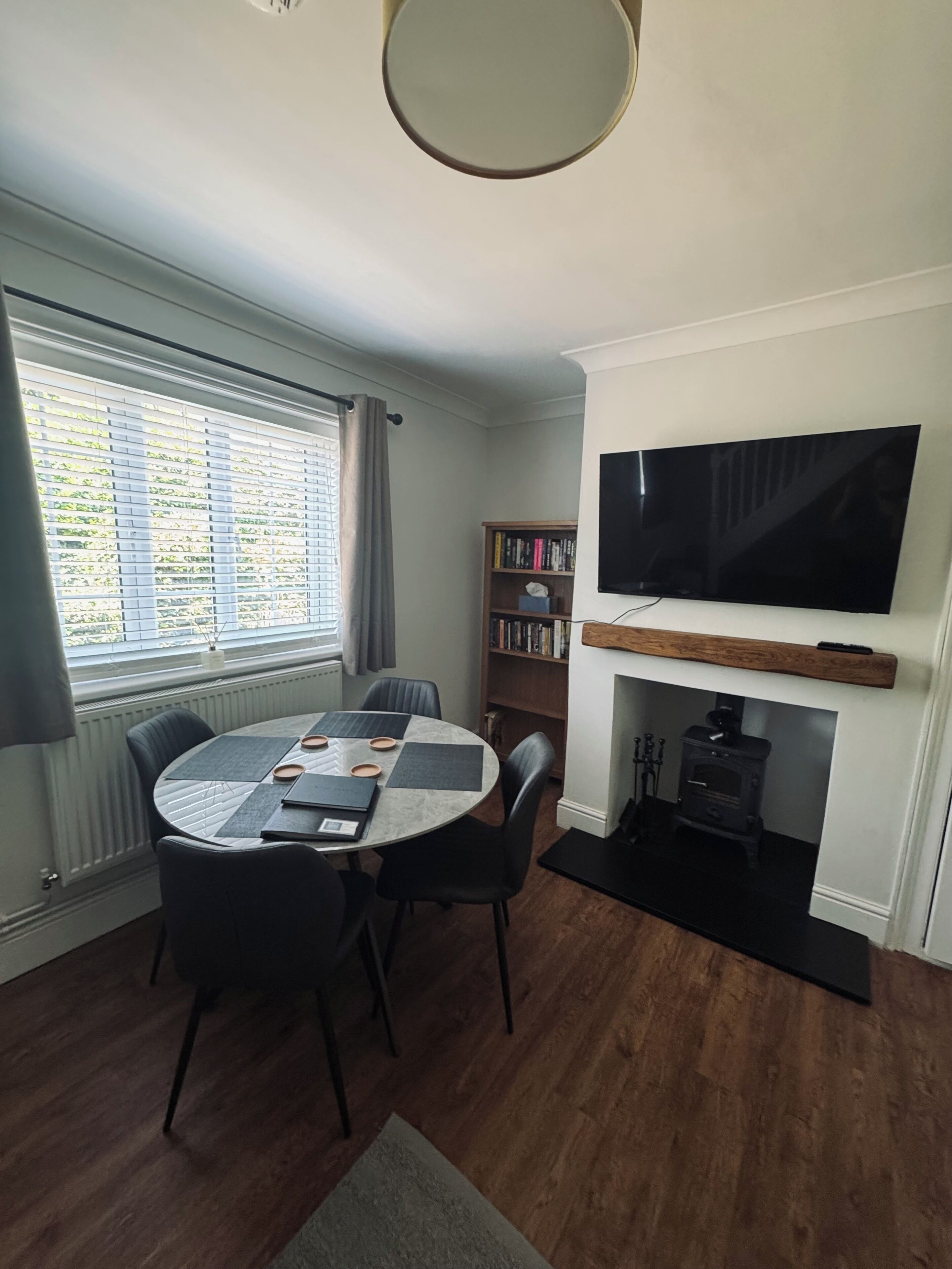 Comfort Cottage | Dining