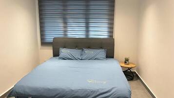 Iron/ironing board, WiFi (free)