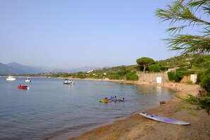 Sun-loungers - The Porticcio Suites • Private property • Beaches within walking distance • 2 suites (Grosseto-Prugna)