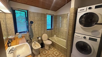 Villa, 4 Bedrooms, Smoking, Private Pool | Bathroom