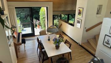 Villa, 4 habitaciones, para fumadores, alberca privada | Comedor