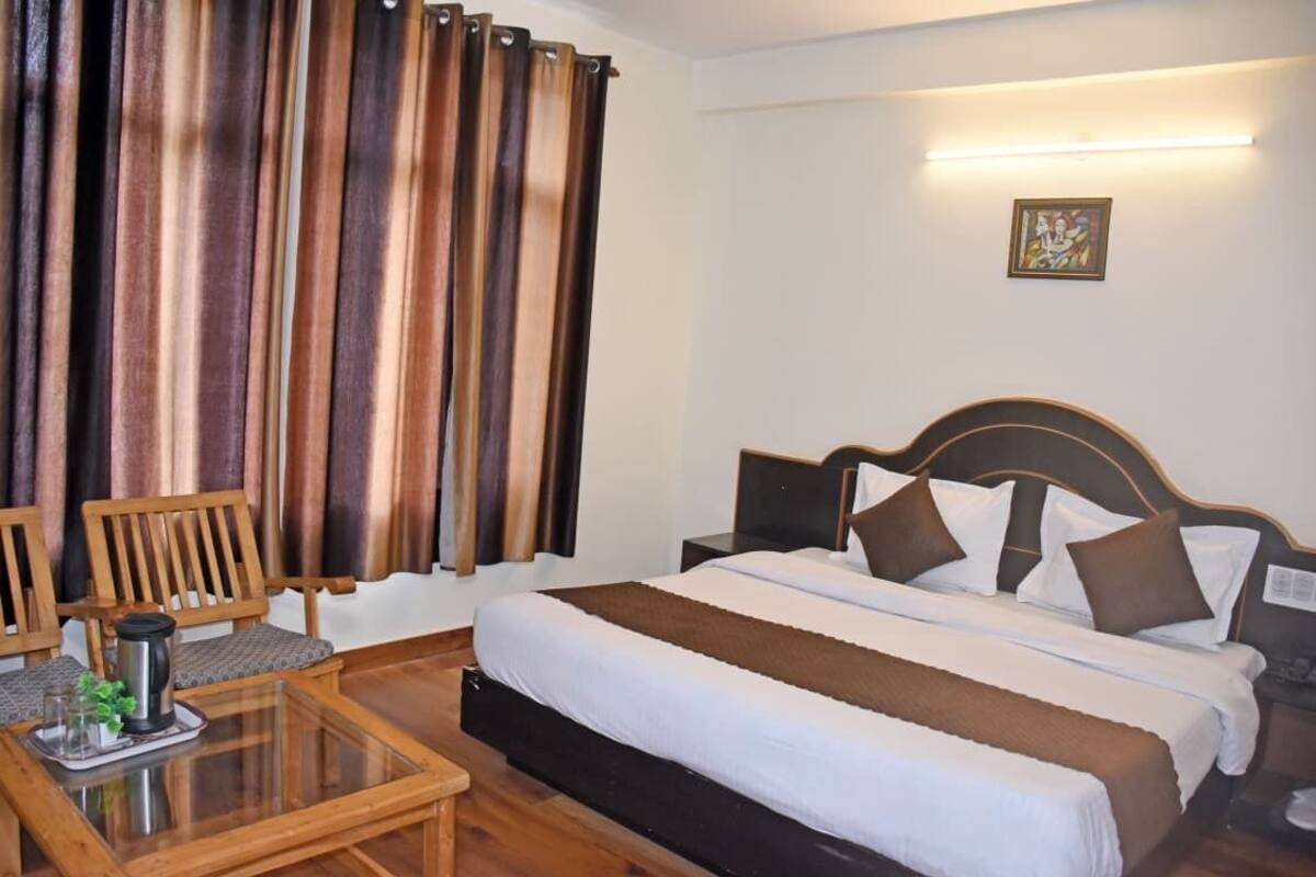 Standard Room | In-room safe, desk, free WiFi