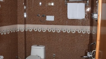 Superior Room | Bathroom | Shower, free toiletries, towels, soap