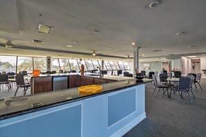 Dining - Pool, Pickleball & Beach! Gulf Island Club Condo (Hudson)