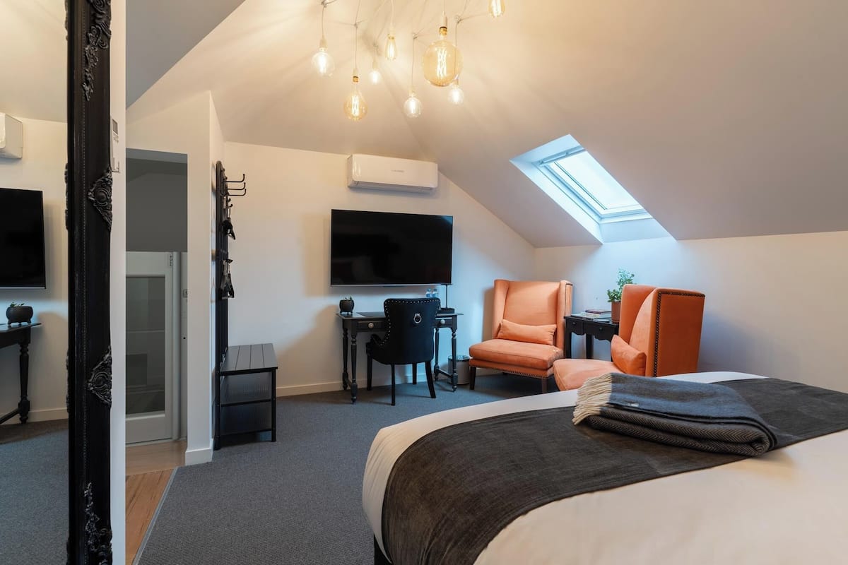 Loft Deluxe | Escritorio, espacio para trabajar con laptop y wifi gratis