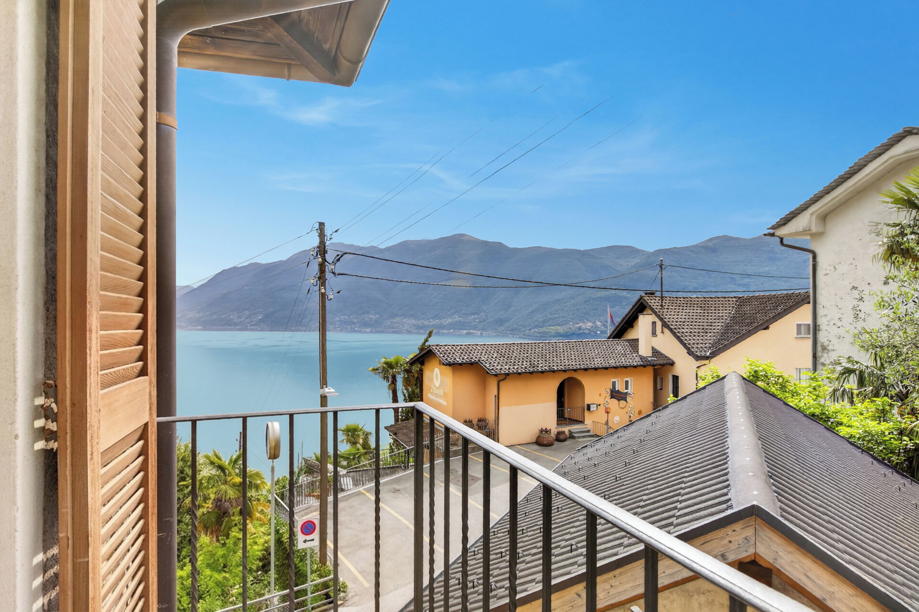 Standard Apartment, 2 Bedrooms, Balcony, Mountainside (Casa Berta Brissago 1 with Balcony) | Property grounds