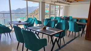 Dining - The Palm Aryan Mussoorie 5min Mall Road (Mussoorie)
