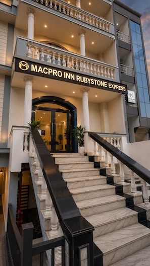 Unclassified image, 3 of 150, button - Macpro Inn Rubystone Express  (Dehradun)