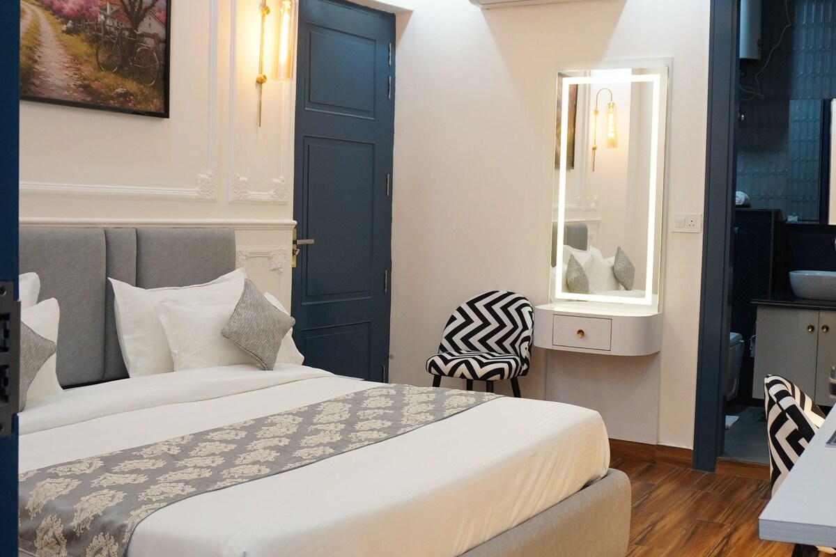 Executive Double Room, Balcony | WiFi (free)