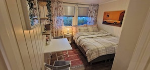 1 bedroom, internet, bed sheets