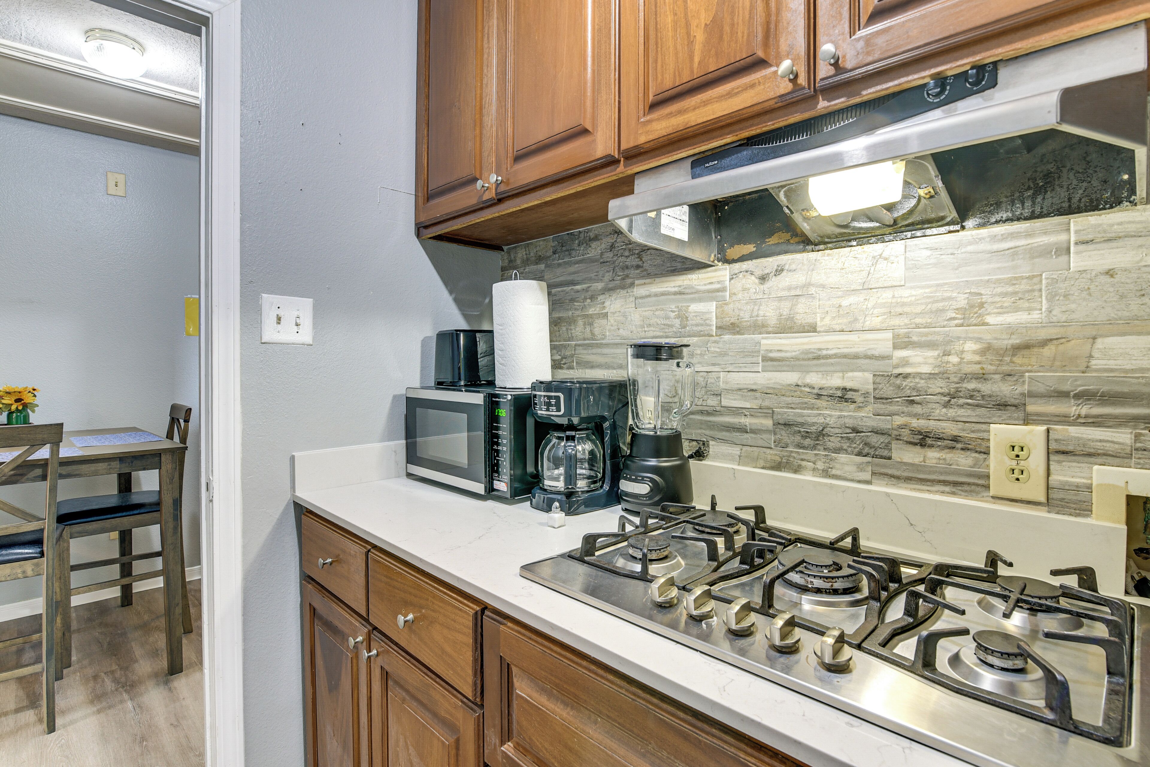 Coffee/tea maker, fridge, microwave, toaster