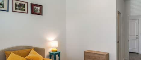 1 chambre, fer et planche à repasser, accès Internet, draps fournis