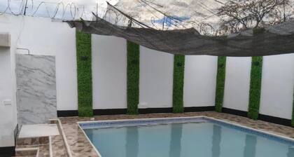 Espectacular casa con piscina privada en el centro de Girardot