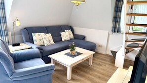 TV, stereo - Süderstraße, Apartment 07 – Landhaus - Cozy 3-room vacation rental for 4 (Sylt)