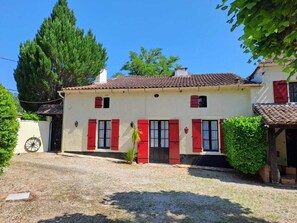 Exterior - Starling Lodge rural holiday (Le Fleix)