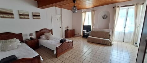 1 bedroom, iron/ironing board, Internet, bed sheets
