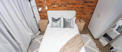 1 chambre, fer et planche à repasser, accès Internet, draps fournis