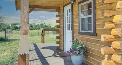 Wyoming Cabin Escape: Panoramic Mountain Views!
