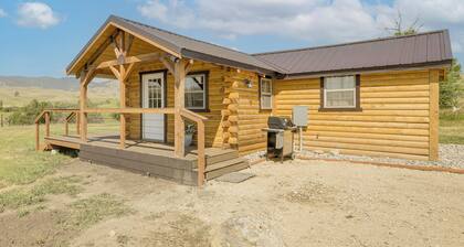 Wyoming Cabin Escape: Panoramic Mountain Views!