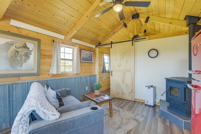 Wyoming Cabin Escape: Panoramic Mountain Views!